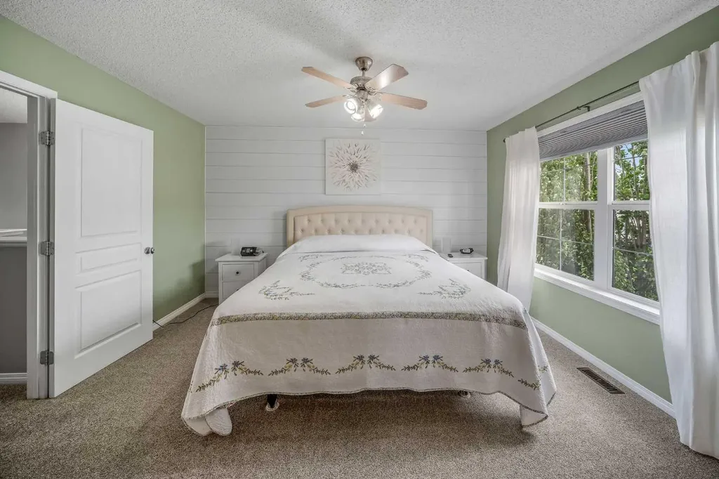 113 Canals Circle SW Airdrie AB T4B 3E8