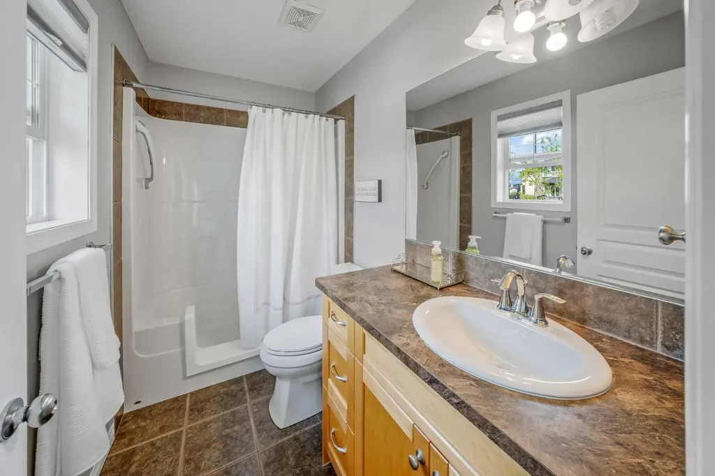 113 Canals Circle SW Airdrie AB T4B 3E8