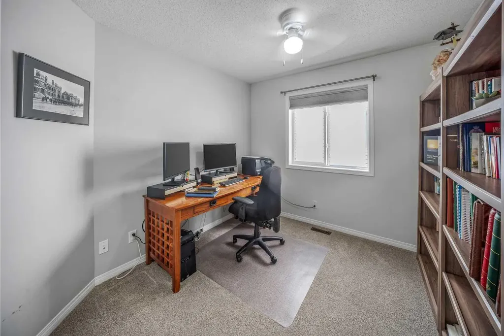 113 Canals Circle SW Airdrie AB T4B 3E8