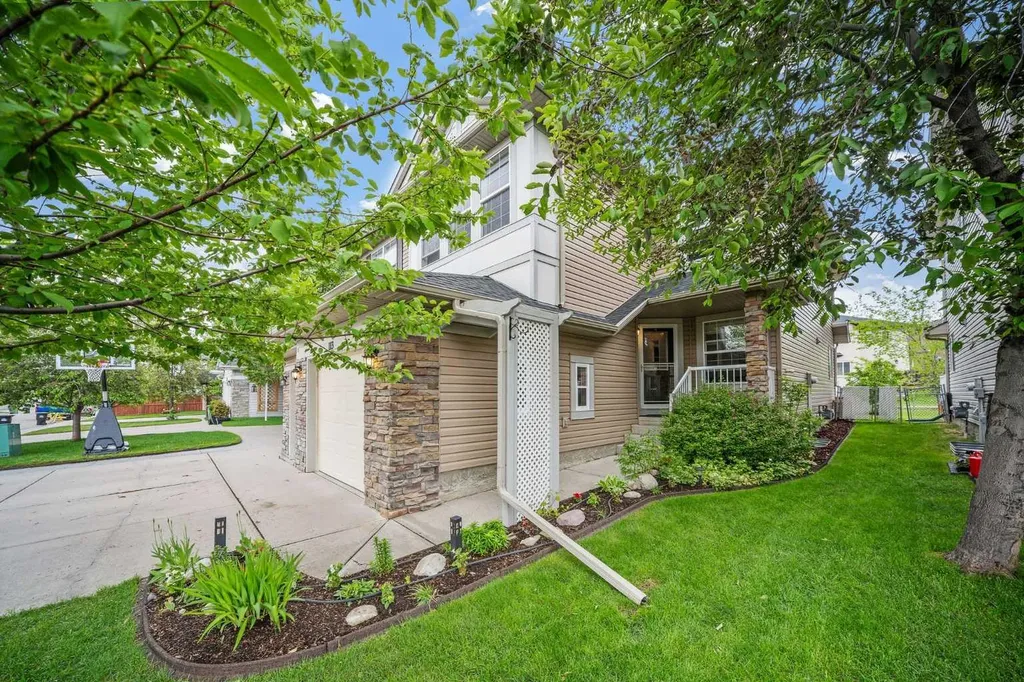 113 Canals Circle SW Airdrie AB T4B 3E8