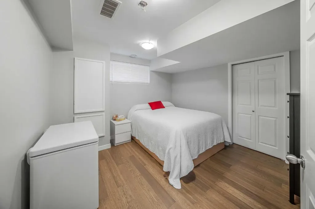 113 Canals Circle SW Airdrie AB T4B 3E8