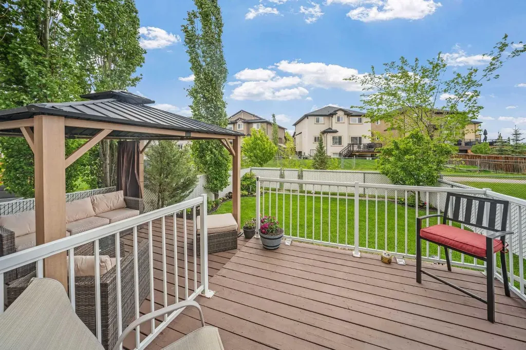 113 Canals Circle SW Airdrie AB T4B 3E8