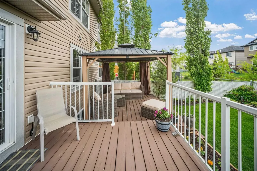 113 Canals Circle SW Airdrie AB T4B 3E8