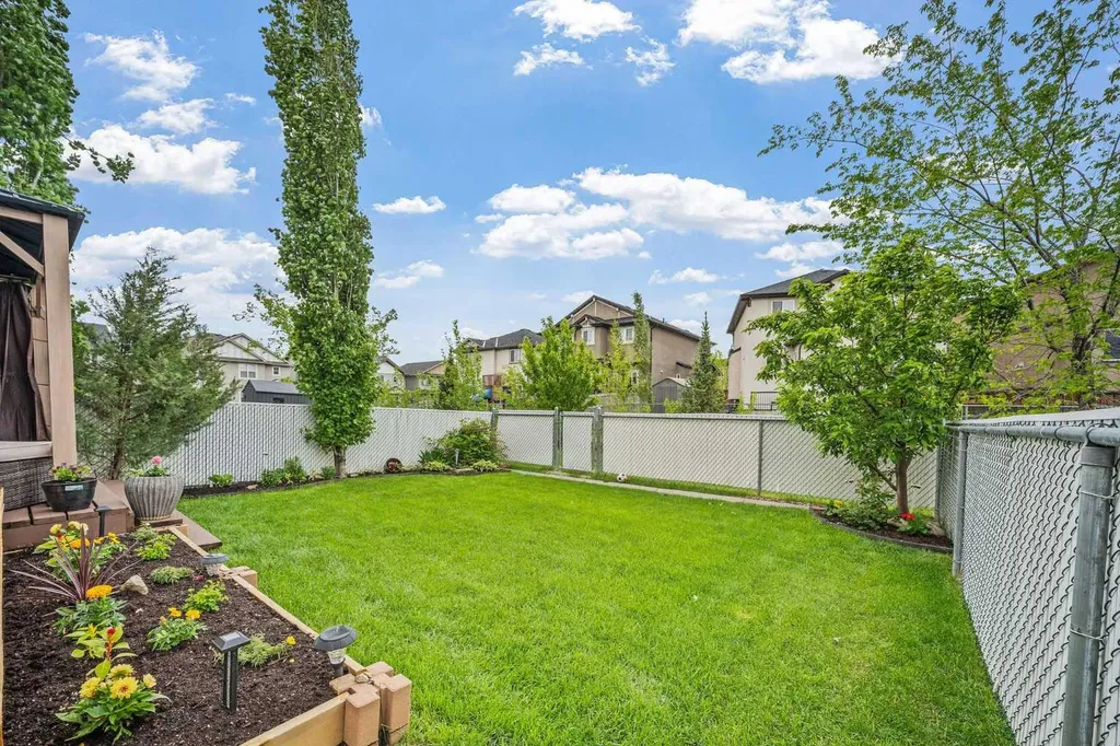 113 Canals Circle SW Airdrie AB T4B 3E8