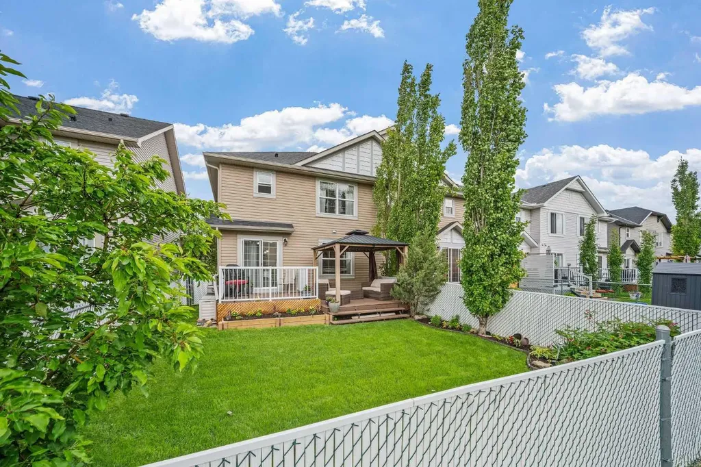 113 Canals Circle SW Airdrie AB T4B 3E8