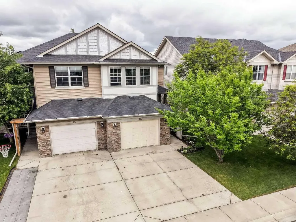 113 Canals Circle SW Airdrie AB T4B 3E8