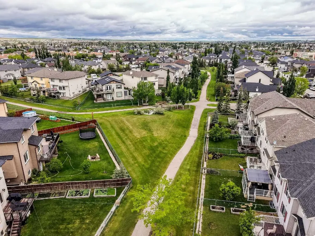 113 Canals Circle SW Airdrie AB T4B 3E8