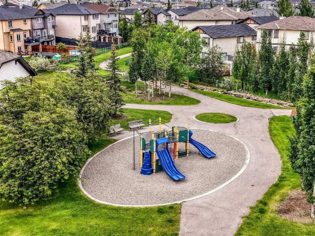 113 Canals Circle SW Airdrie AB T4B 3E8