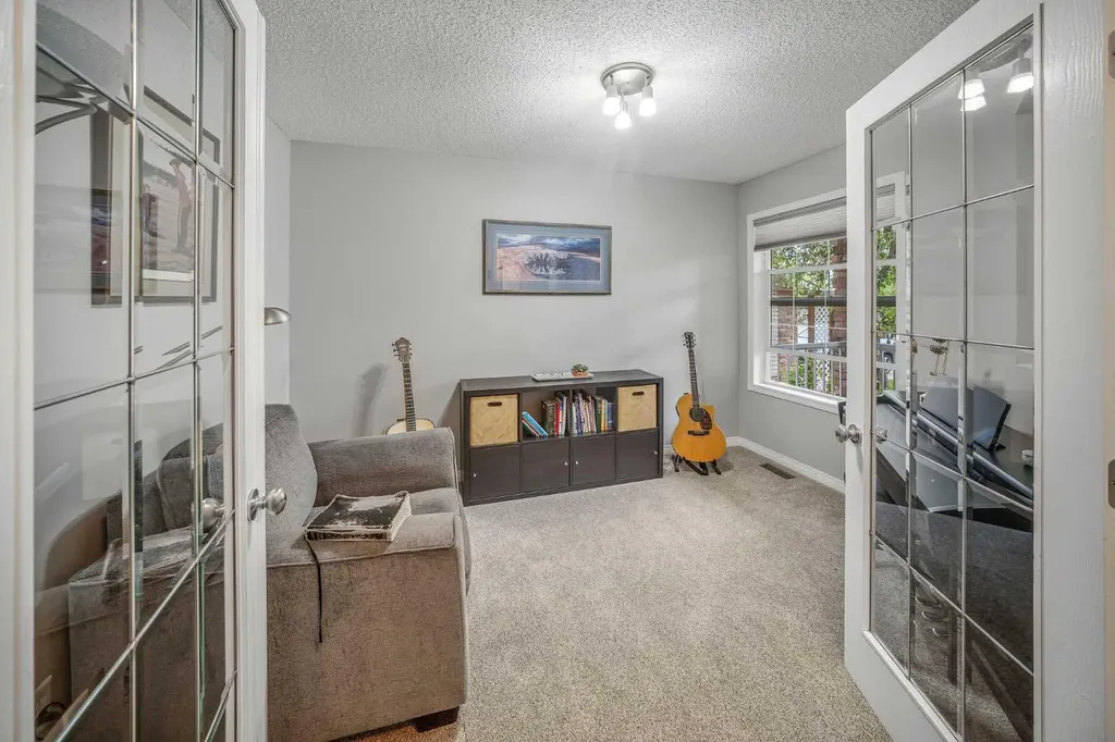 113 Canals Circle SW Airdrie AB T4B 3E8