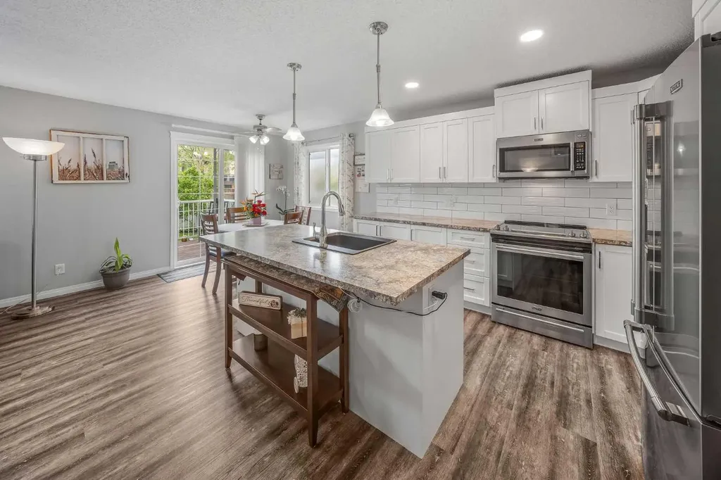 113 Canals Circle SW Airdrie AB T4B 3E8