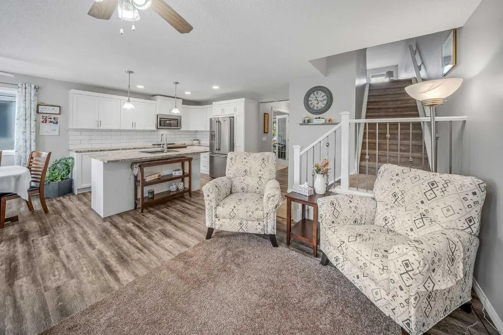 113 Canals Circle SW Airdrie AB T4B 3E8