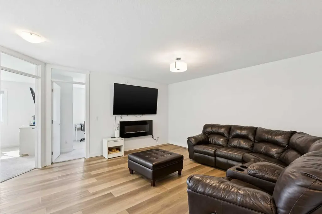 104 Howse Terrace Calgary AB T3P 1K5