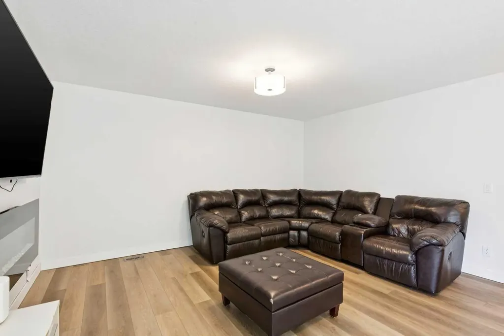 104 Howse Terrace Calgary AB T3P 1K5