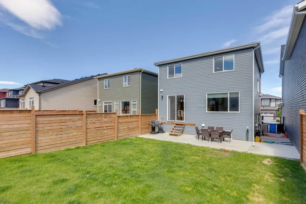 104 Howse Terrace Calgary AB T3P 1K5