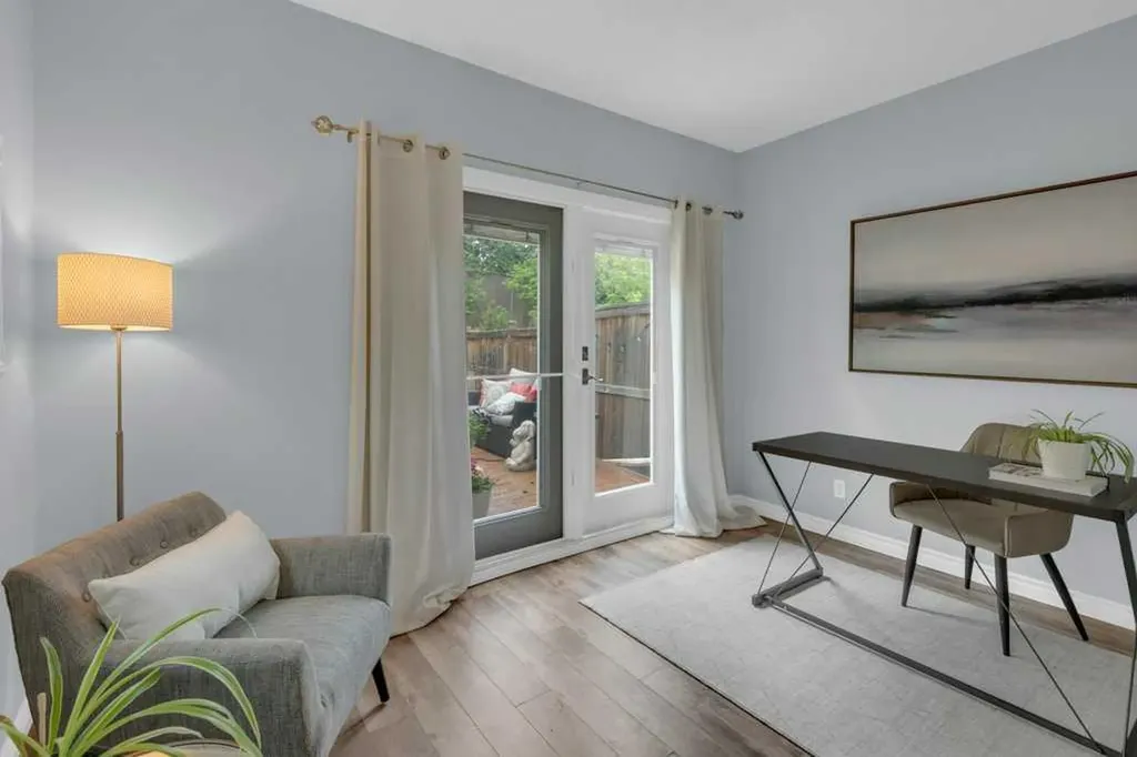 11 Stradwick Place SW Calgary AB T3H 1T3