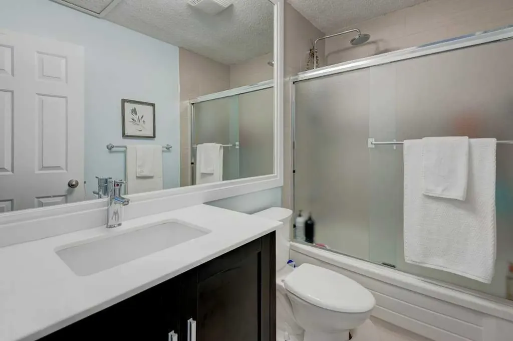 11 Stradwick Place SW Calgary AB T3H 1T3