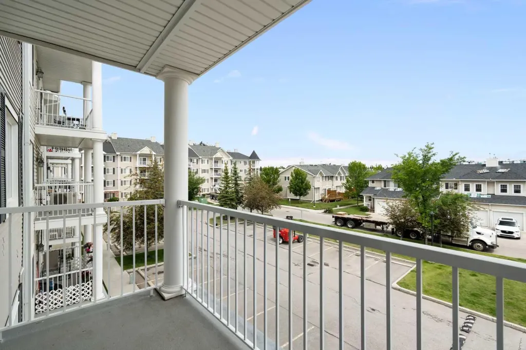 31 Country Village Manor NE Calgary AB T3K0T3