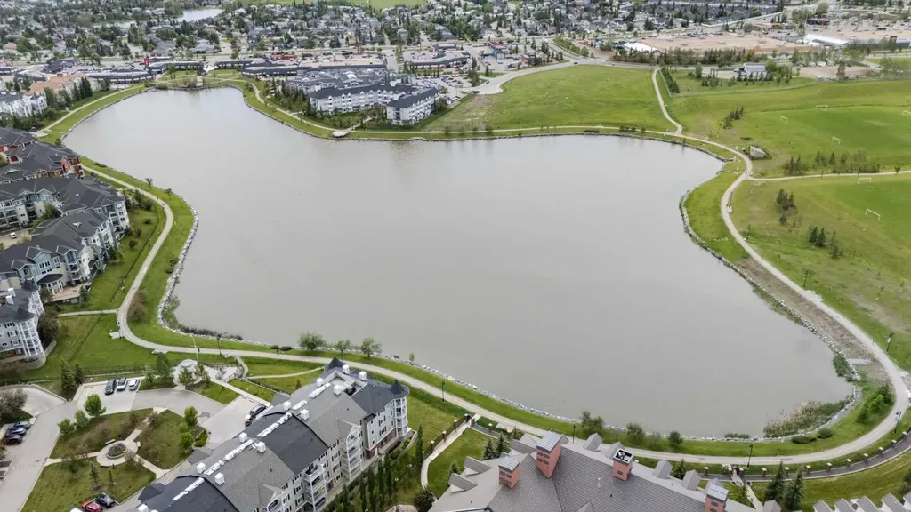 31 Country Village Manor NE Calgary AB T3K0T3