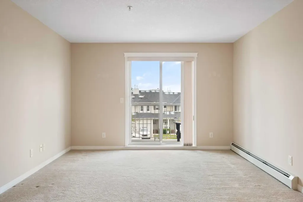 31 Country Village Manor NE Calgary AB T3K0T3