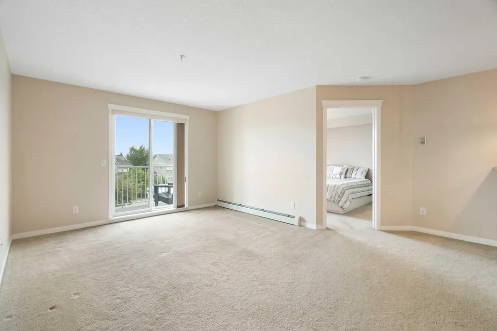 31 Country Village Manor NE Calgary AB T3K0T3