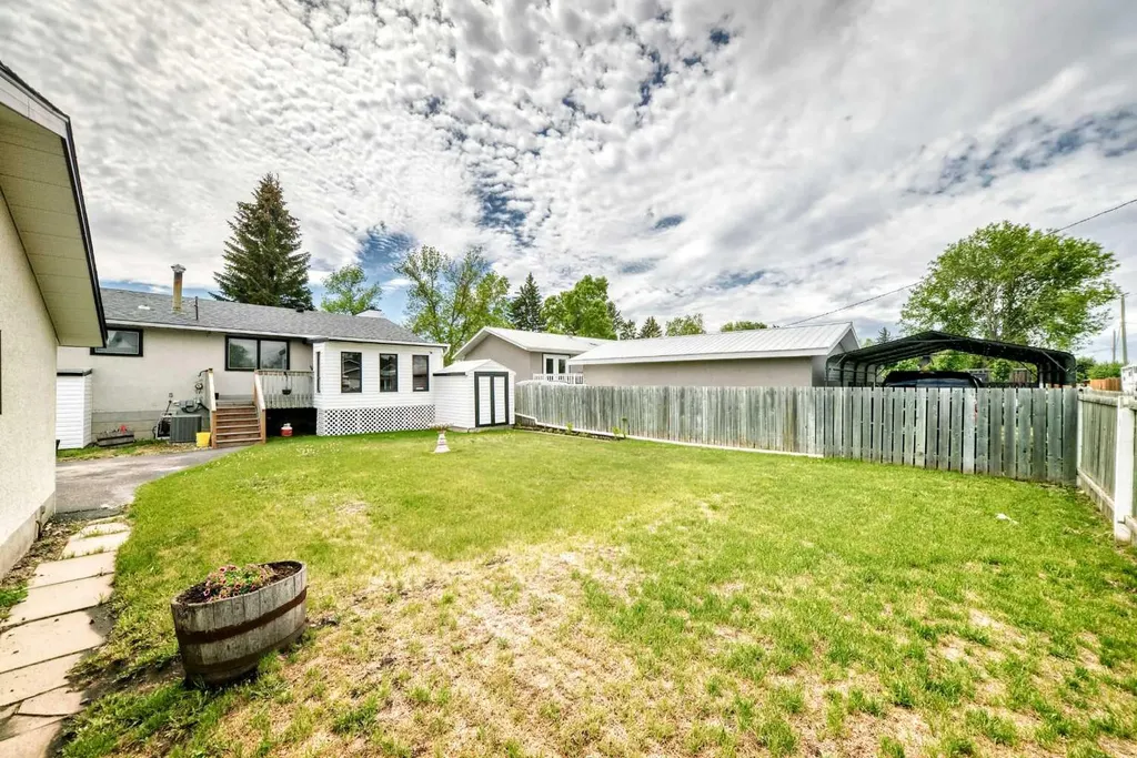 6004 53 Avenue Ponoka AB T4J 1K7