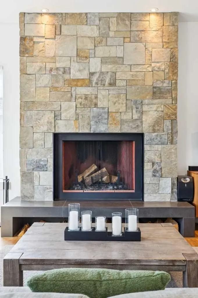 92 Heritage Isle Heritage Pointe AB T1S 4J8
