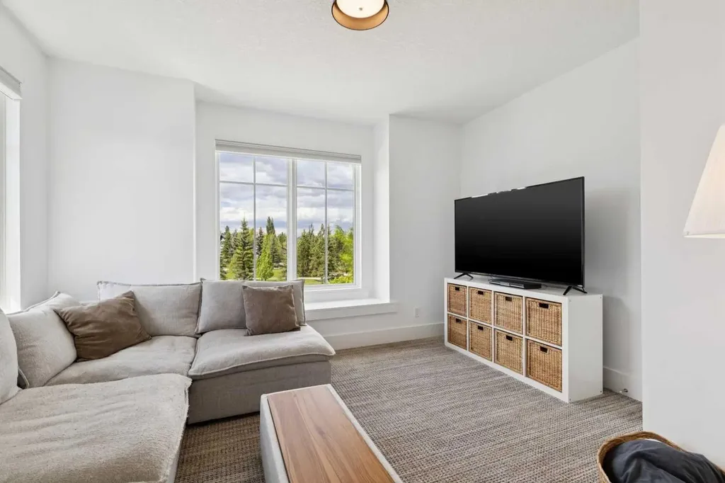 92 Heritage Isle Heritage Pointe AB T1S 4J8