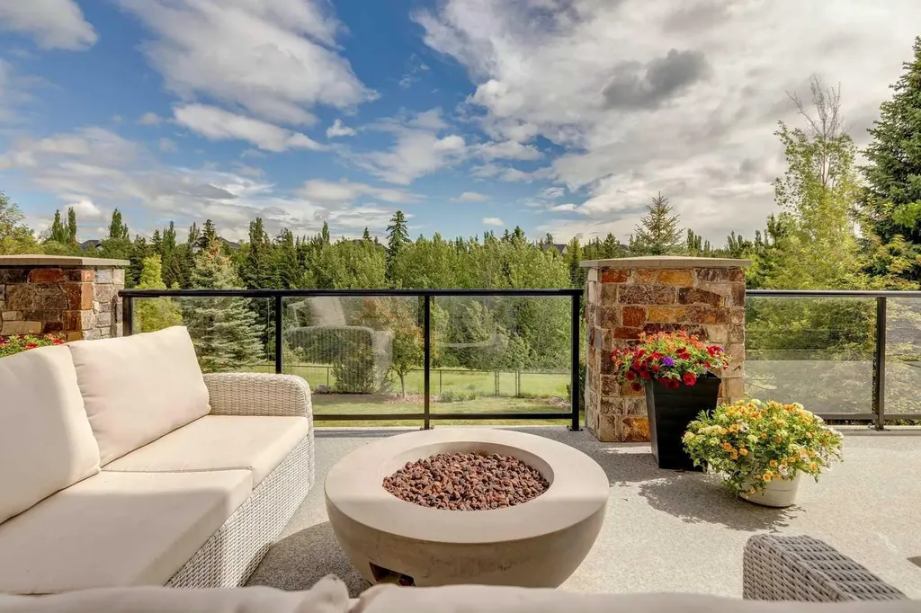92 Heritage Isle Heritage Pointe AB T1S 4J8