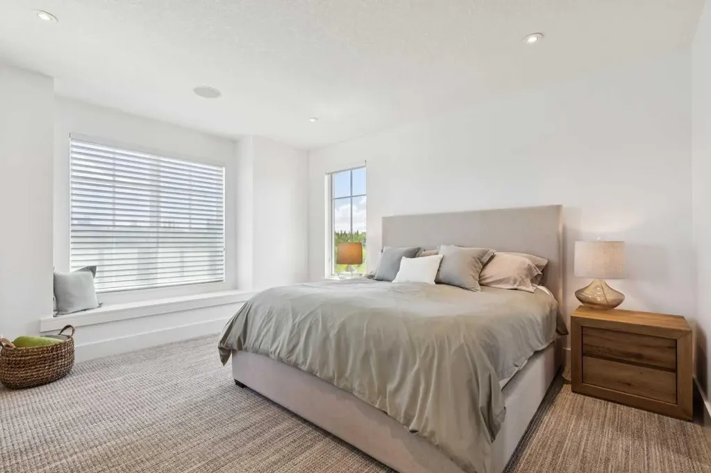 92 Heritage Isle Heritage Pointe AB T1S 4J8