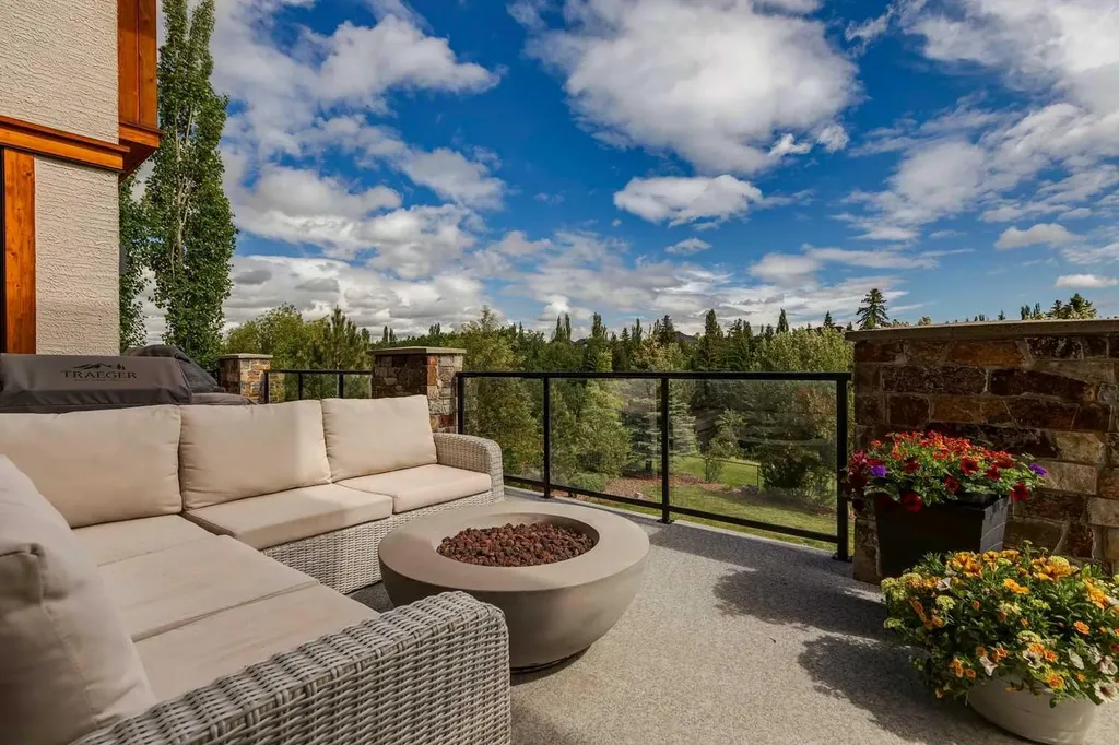 92 Heritage Isle Heritage Pointe AB T1S 4J8