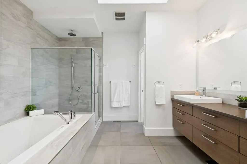 92 Heritage Isle Heritage Pointe AB T1S 4J8