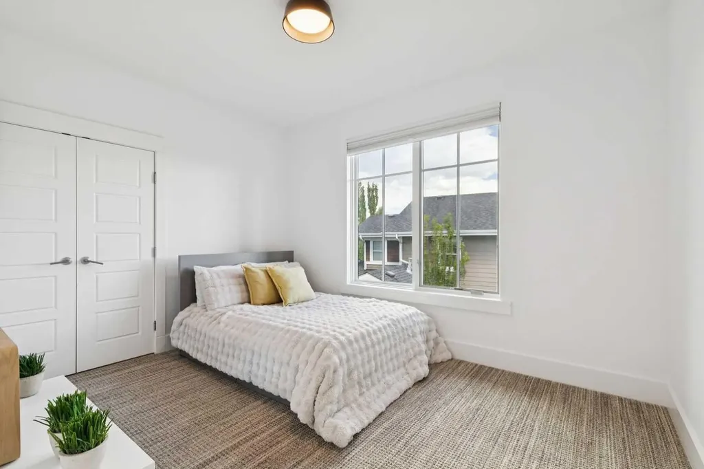 92 Heritage Isle Heritage Pointe AB T1S 4J8
