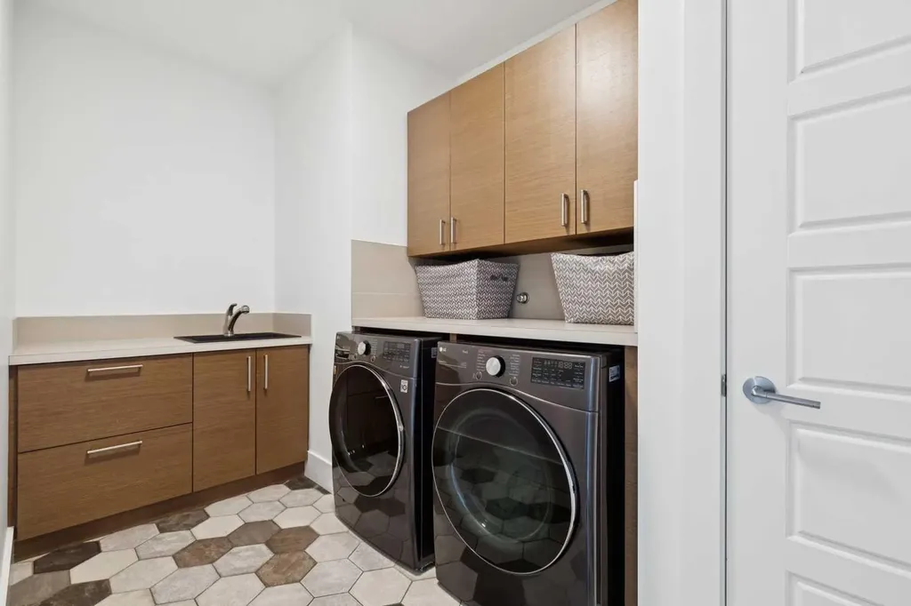92 Heritage Isle Heritage Pointe AB T1S 4J8