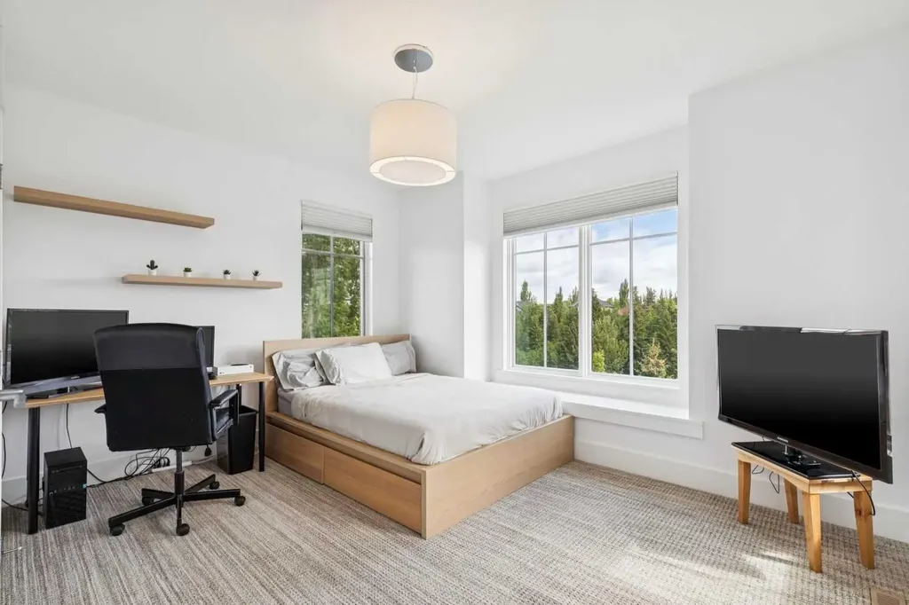 92 Heritage Isle Heritage Pointe AB T1S 4J8