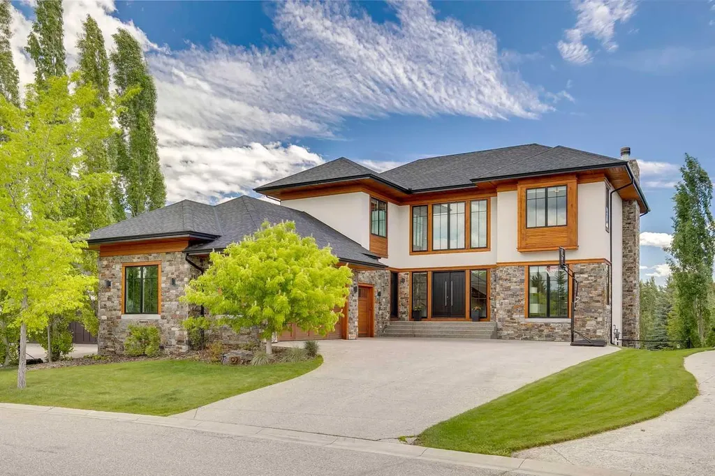 92 Heritage Isle Heritage Pointe AB T1S 4J8