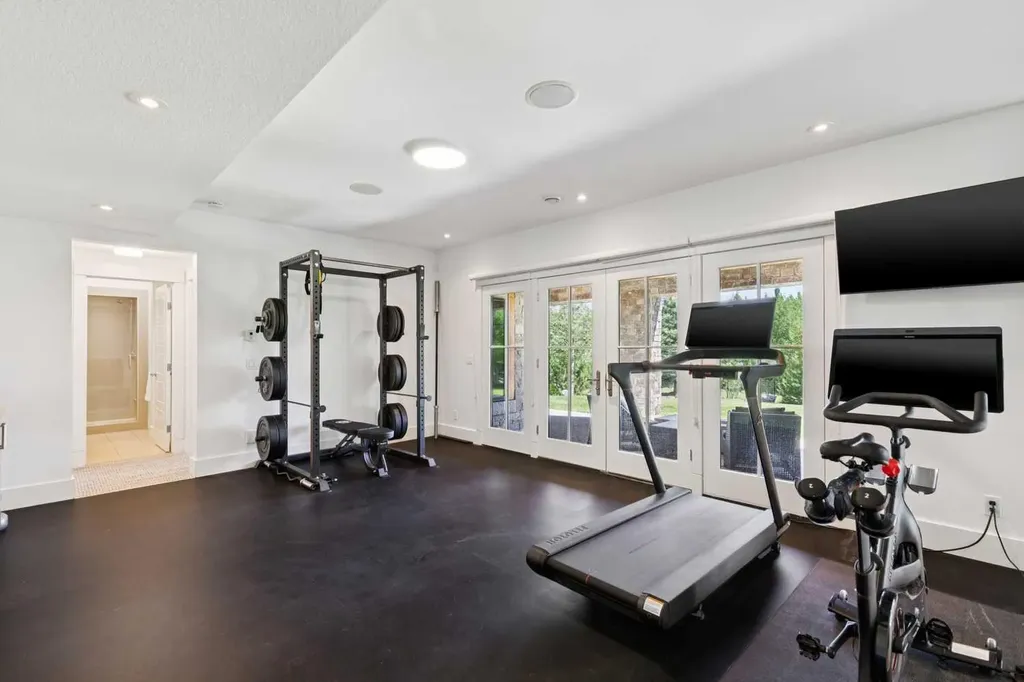 92 Heritage Isle Heritage Pointe AB T1S 4J8