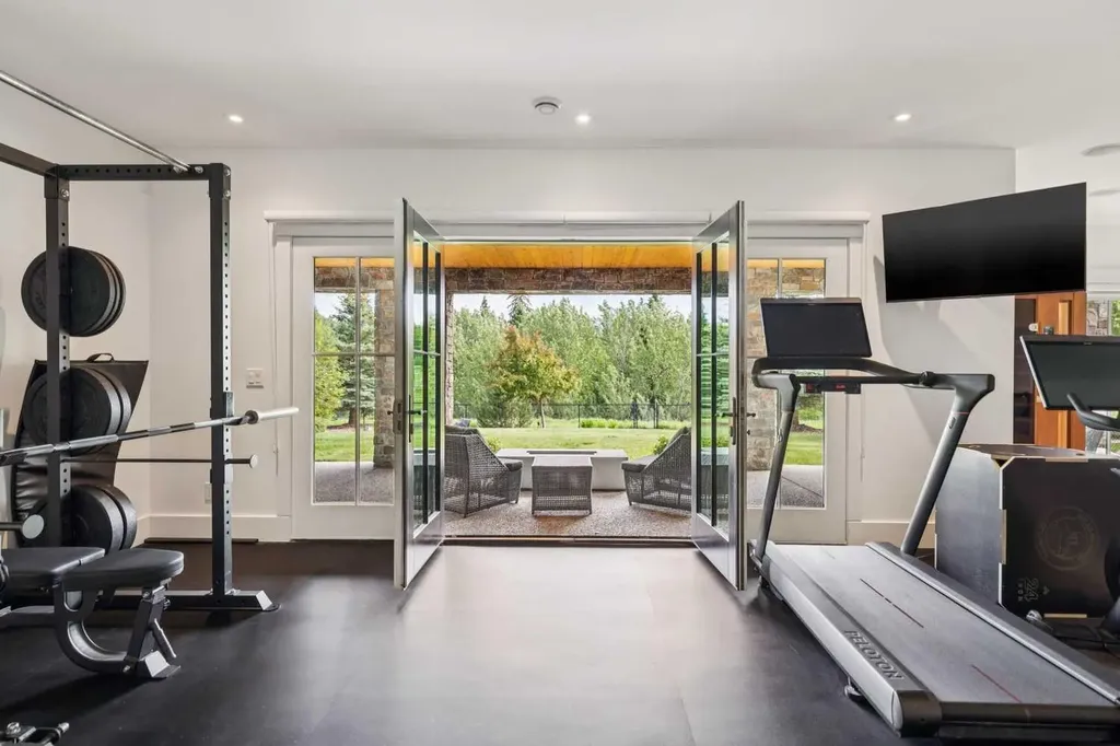 92 Heritage Isle Heritage Pointe AB T1S 4J8