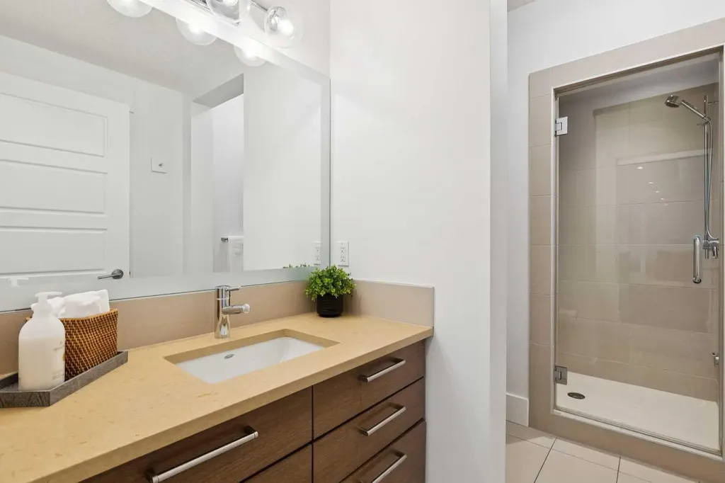 92 Heritage Isle Heritage Pointe AB T1S 4J8