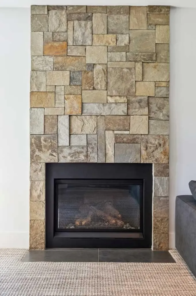 92 Heritage Isle Heritage Pointe AB T1S 4J8