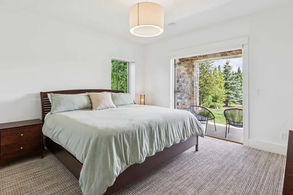 92 Heritage Isle Heritage Pointe AB T1S 4J8