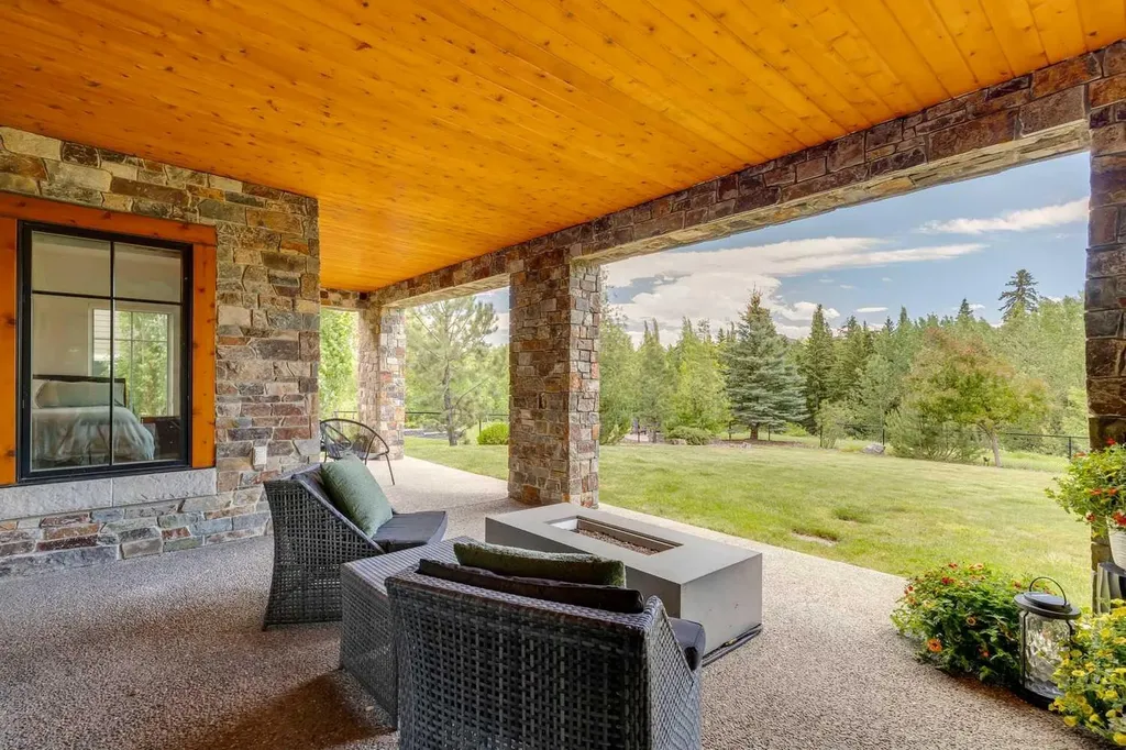 92 Heritage Isle Heritage Pointe AB T1S 4J8