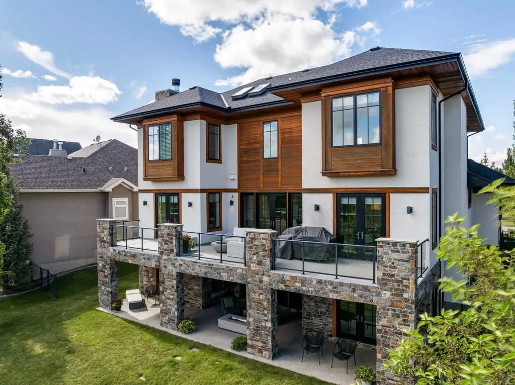 92 Heritage Isle Heritage Pointe AB T1S 4J8
