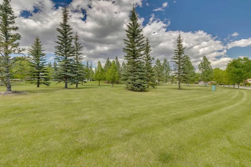92 Heritage Isle Heritage Pointe AB T1S 4J8