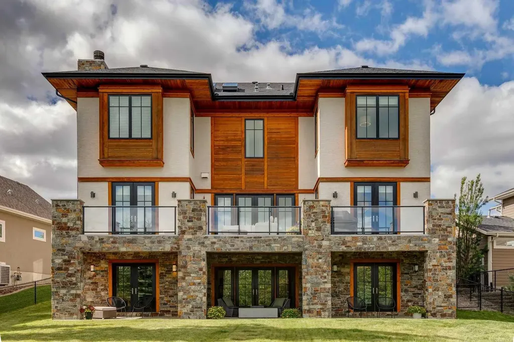 92 Heritage Isle Heritage Pointe AB T1S 4J8
