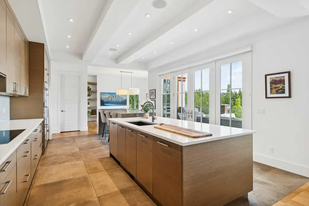 92 Heritage Isle Heritage Pointe AB T1S 4J8