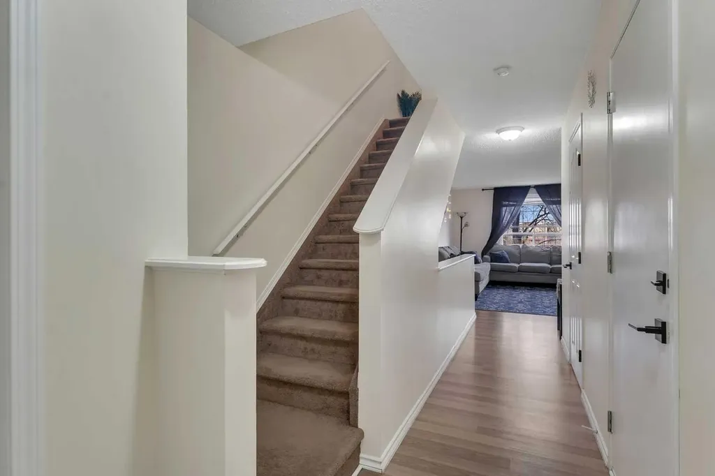 256 Taracove Place Calgary AB T3J 4T4
