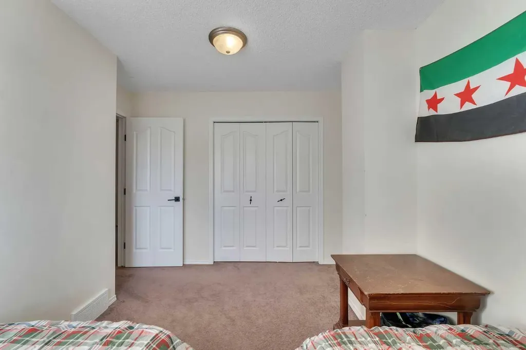 256 Taracove Place Calgary AB T3J 4T4