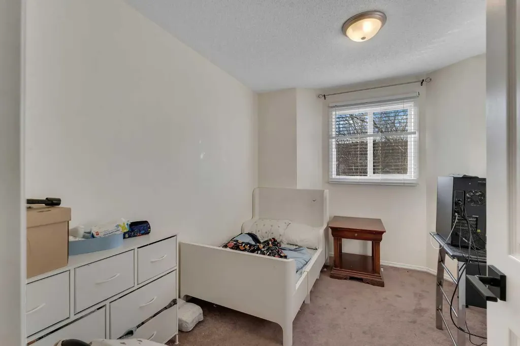 256 Taracove Place Calgary AB T3J 4T4