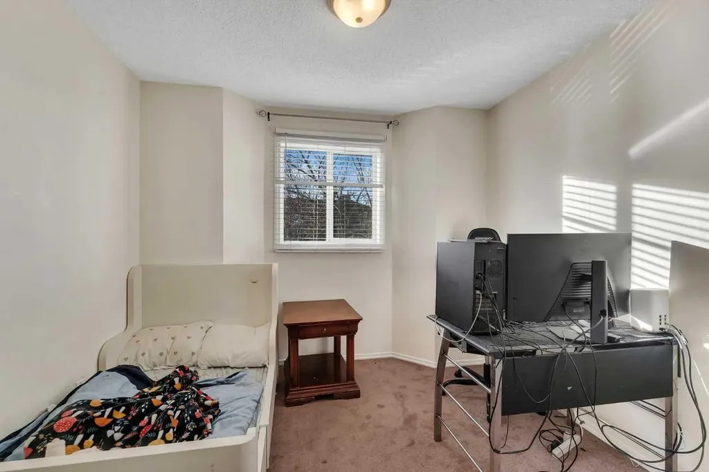 256 Taracove Place Calgary AB T3J 4T4