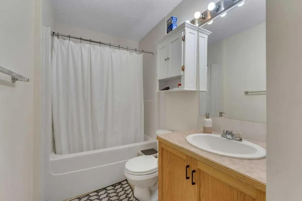 256 Taracove Place Calgary AB T3J 4T4